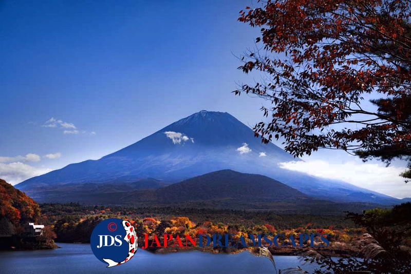 Japan Autumn Leaves Off the Beaten Path photo