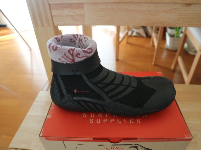 Perlengkapan selancar musim dingin Jepang: SURF 8 boots photo