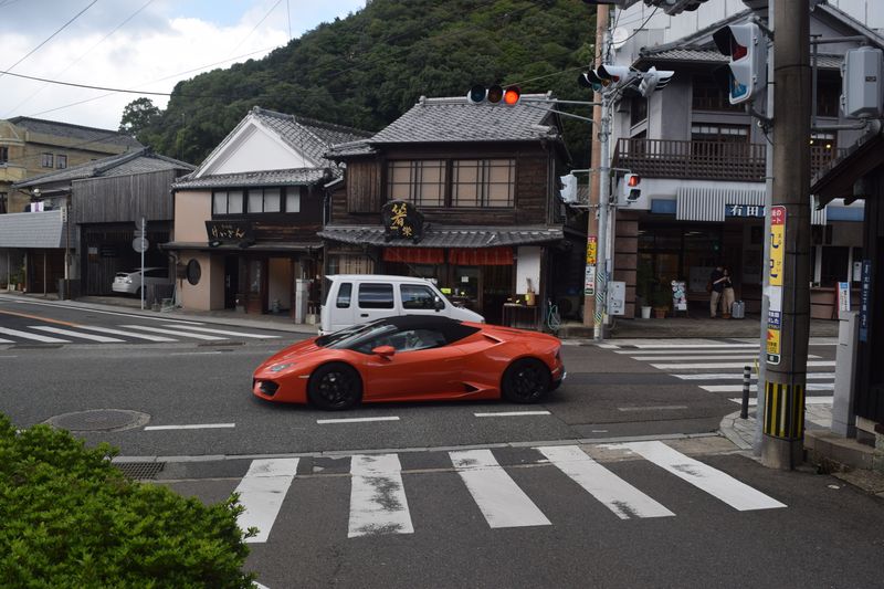 Speed camera differences between Japan and Australia photo