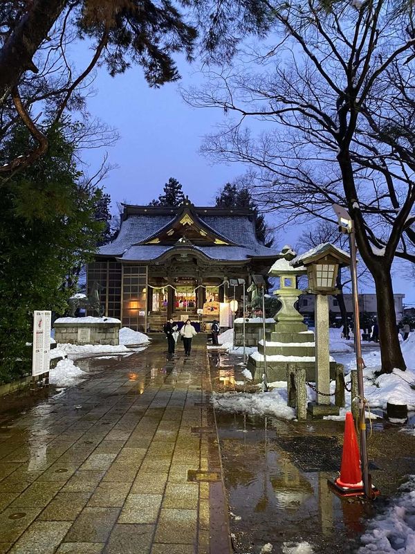 Cold and snowy hatsumode photo