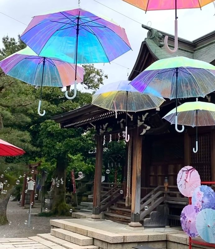 Attitudes towards umbrella use in Japan photo
