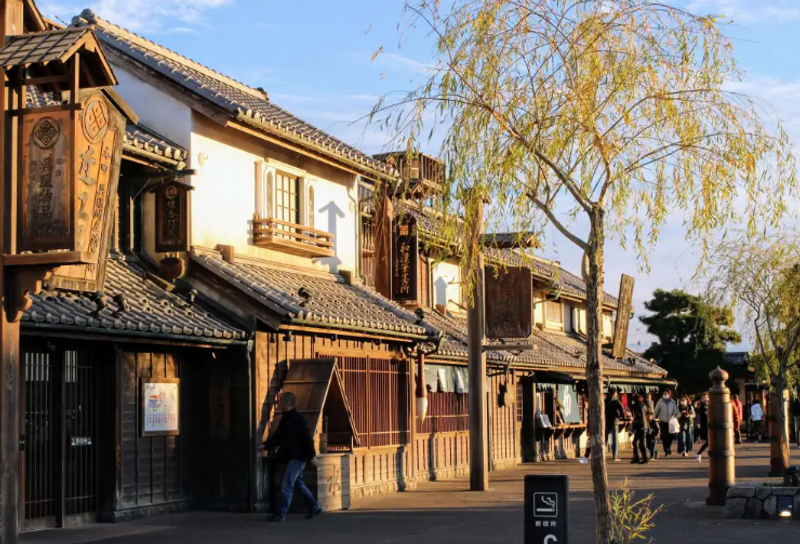 The difference between Parking Areas and Service Areas  photo