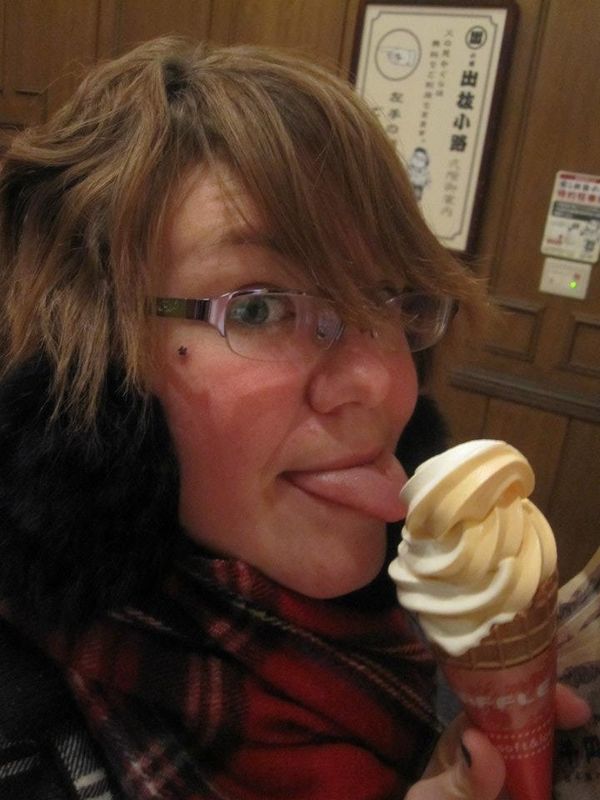 私たちは皆柔らかく召し上がれたアイスクリーム photo