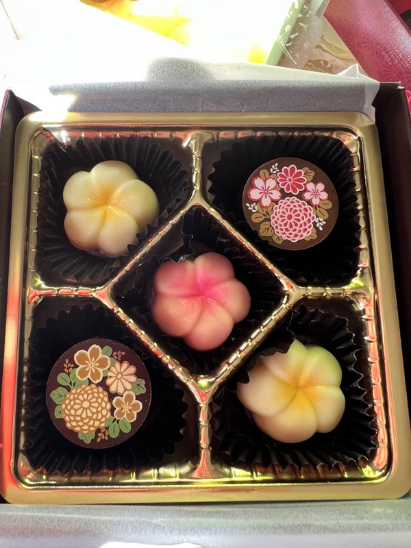 Chocolate Gift Ideas for Valentine’s Day 2023 photo