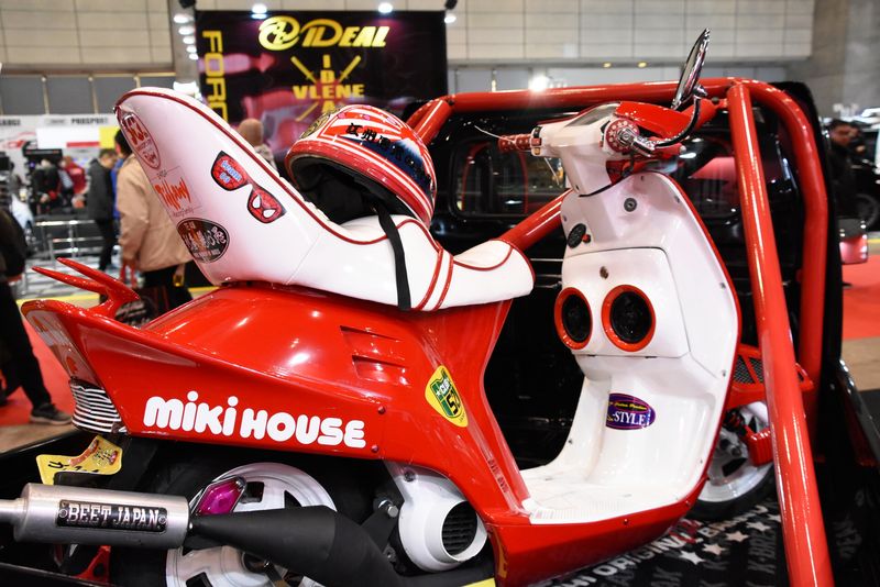 Tokyo Auto Salon 2019: Radness, race queens, booths models and more photo