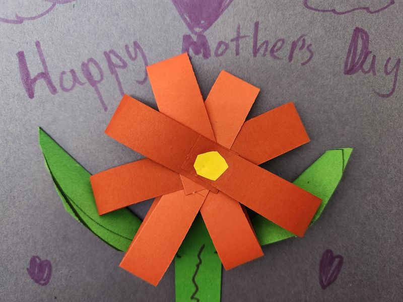 Praising the expat mums/moms on Mother's Day photo