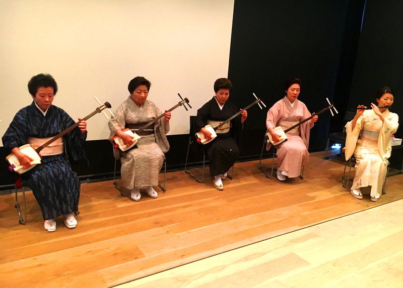 三味線：日本の伝統的なグルーヴ photo